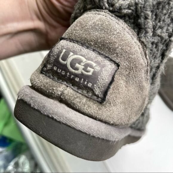 UGG Australia 1000210 Lattice Cardy GRAY Knit 2-Button Boots SIZE 3 - Picture 5 of 16